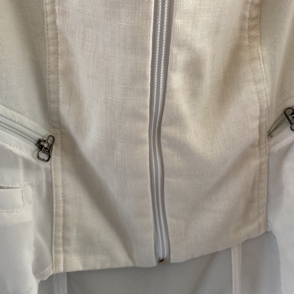 Ladies “light” white jacket, size S Brand- “Multiples” sheer at the bottom. - Picture 6 of 16